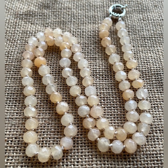 Rare Natural Rose Rainbow Moonstone Faceted Rondelle 8 mm Knotted in Style - Picture 4 of 9